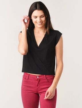 FRAME Pima Cotton Women's Le High Rise V-Neck Tee In Noir  LWTS0916 S